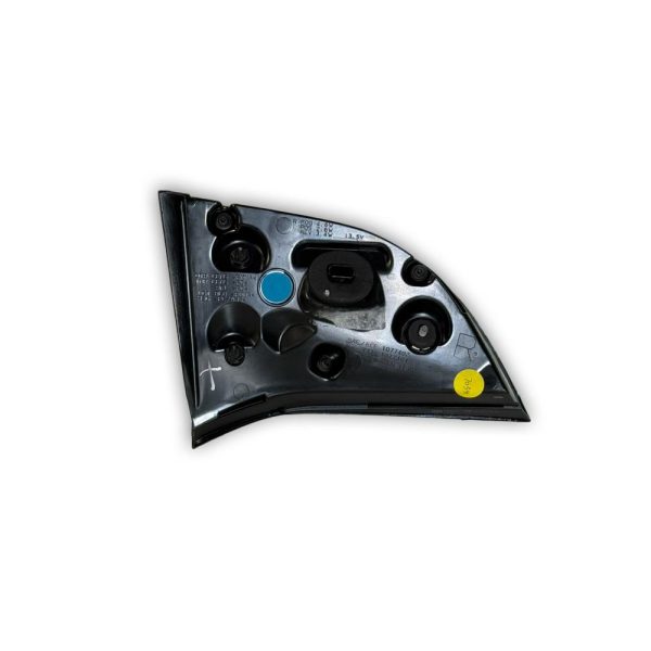 TAIL LAMP ASSEMBLY – LIFTGATE – TRUNK SAE – RIGHT HAND - Image 2